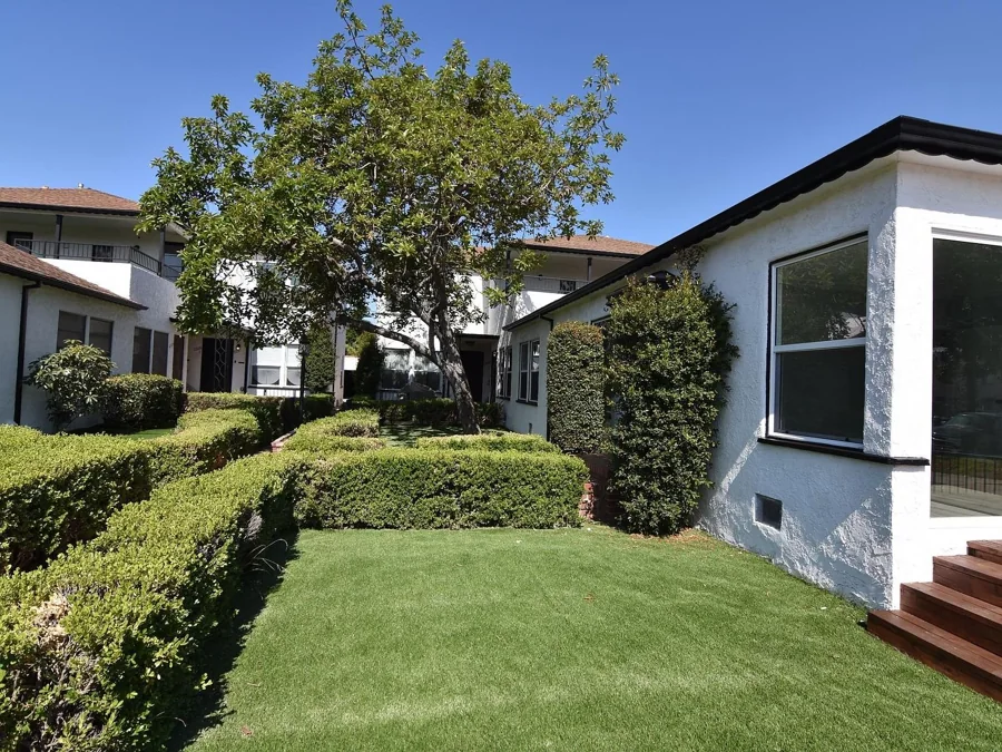 Published property photograph: 8 Unit | Los Angeles, CA