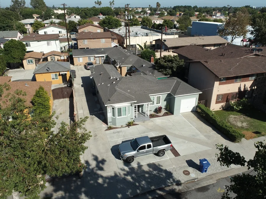Published property photograph: 6 Unit | Los Angeles, CA
